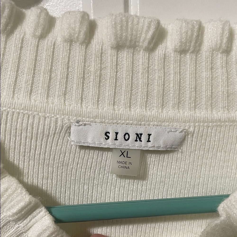 Sioni Cream Sweater with Fringe Sleeves - Picture 4 of 6
